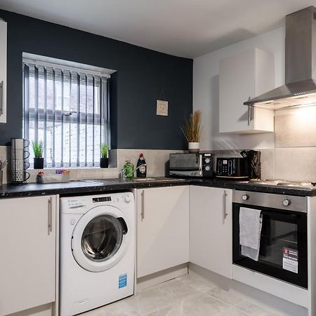 Immaculate 4 Bed In Liverpool By Hinkley Homes Short Lets & Serviced Accommodation 외부 사진