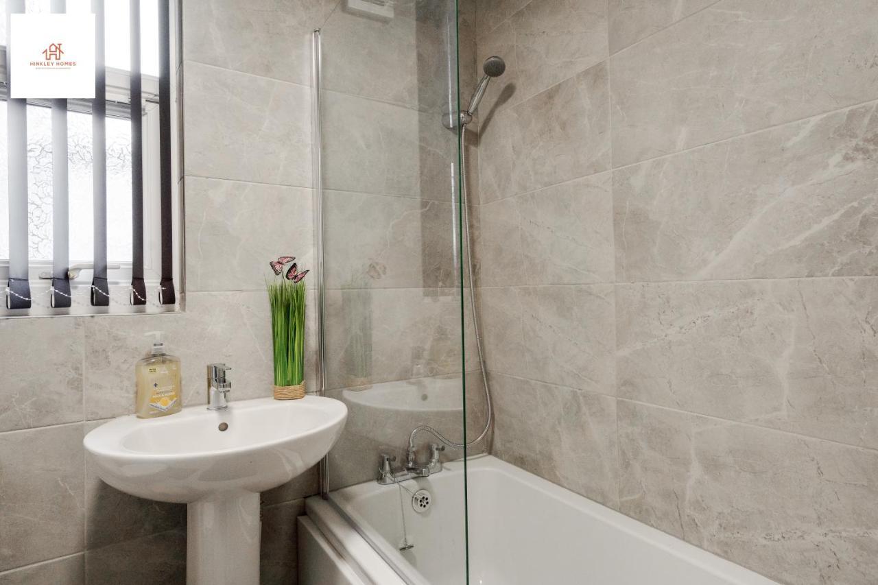 Immaculate 4 Bed In Liverpool By Hinkley Homes Short Lets & Serviced Accommodation 외부 사진