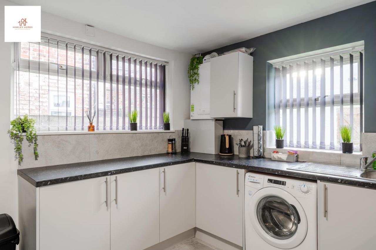 Immaculate 4 Bed In Liverpool By Hinkley Homes Short Lets & Serviced Accommodation 외부 사진